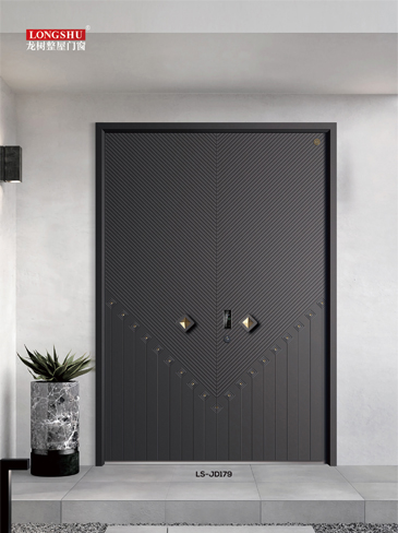 今年会精雕铸铝门，今年会整屋门窗，今年会入户门